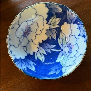 Antique Imari Japanese porcelain bowls